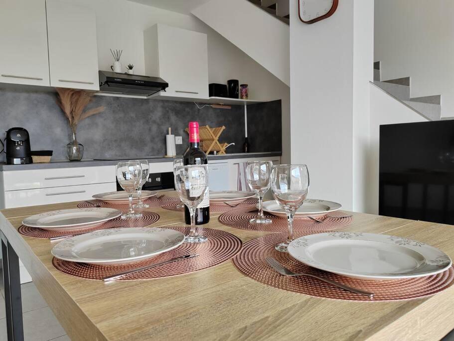 Chez Roberto/Jardin/Parking Apartment โฟส์-ซูร์-แมร์ ภายนอก รูปภาพ