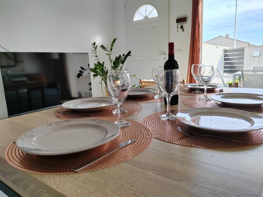 Chez Roberto/Jardin/Parking Apartment โฟส์-ซูร์-แมร์ ภายนอก รูปภาพ